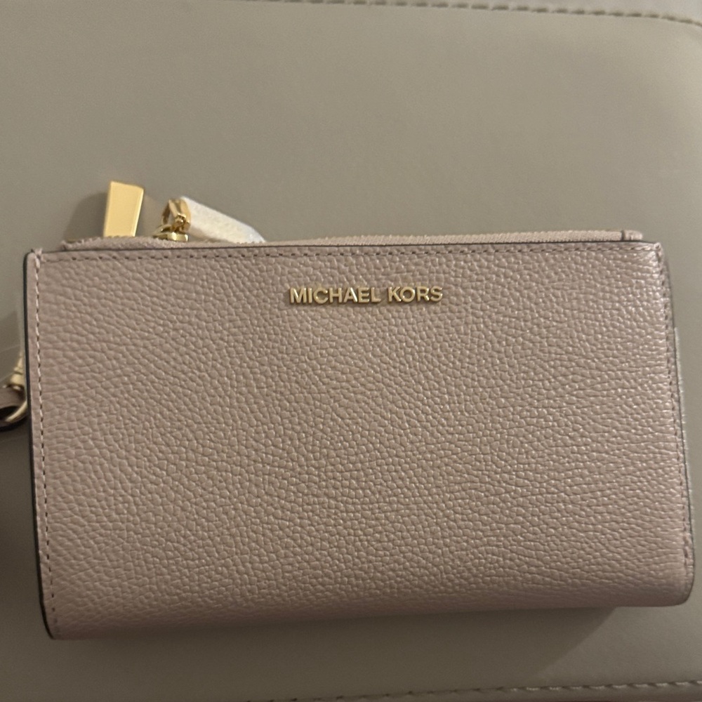 Michael Kors Pebbled Leather Wristlet in Dusty Rose